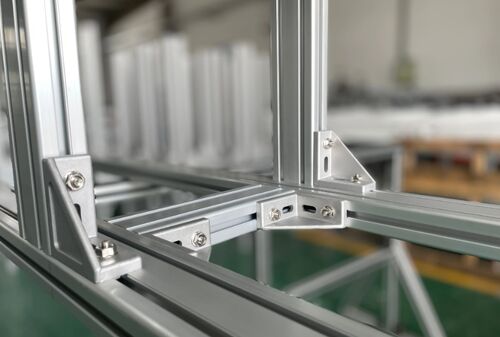 Aktueller Firmenfall über Plexus® PC-120 Metalloberflächenbehandlungsmittel — Lösung für verbesserte Haltbarkeit von Aluminium-Stahl-Verbindungen