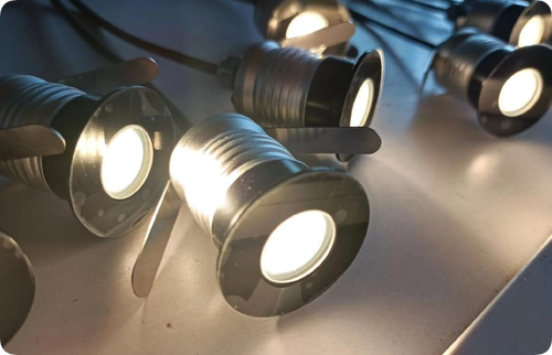 mais recente caso da empresa sobre Vedação e Reparo de Luminária LED Externa à Prova d'Água: Um Estudo de Caso de Aplicação de Selante de Silicone DOWSIL™